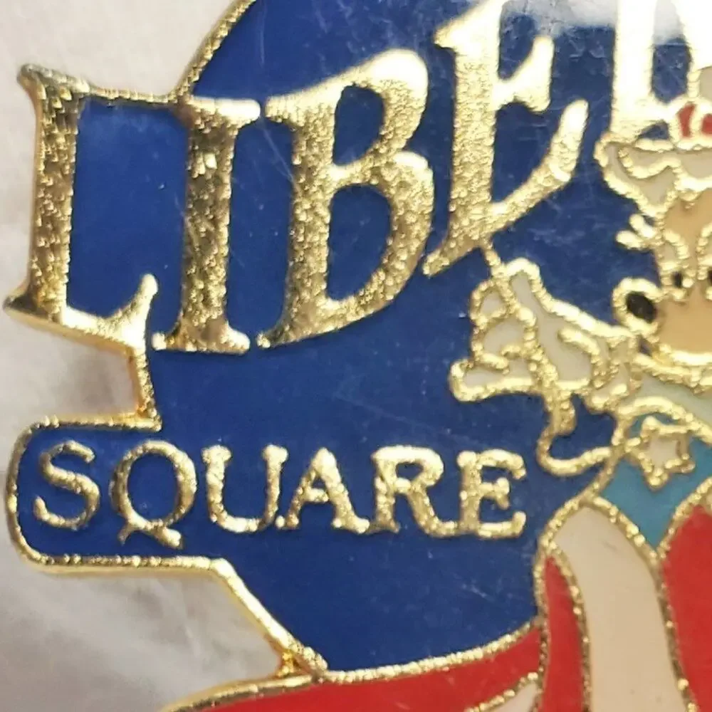Disney Parks Minnie Mouse Liberty Square Vintage Pin